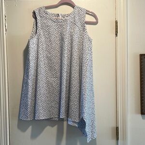 FOIL Crisp Asymmetrical Sleeveless Black and White Blouse